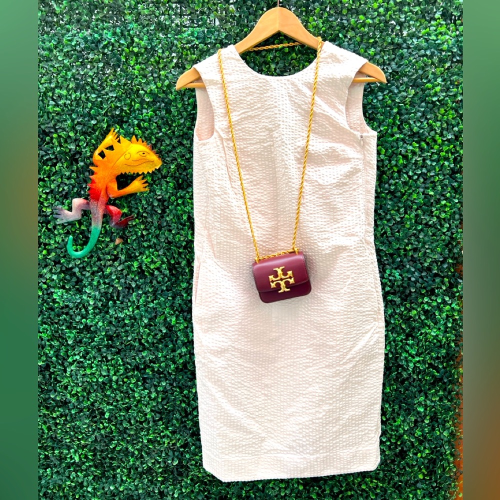 Unveiling the COS dress that embodies effortless ritual vibes!